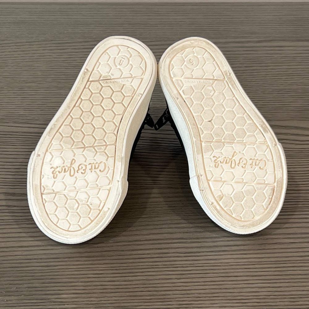 Cat & Jack Rylan Sneakers - Picture 10 of 10